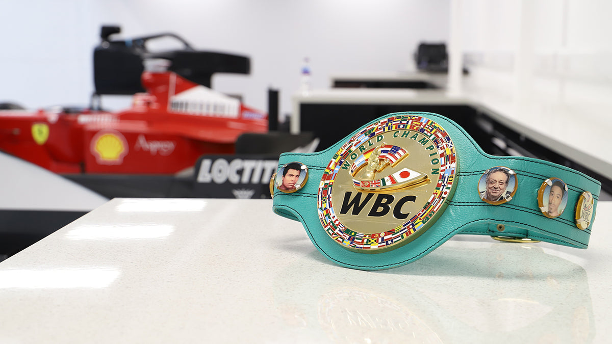 Michael Watson MBE visits TMG Sports Memorabilia