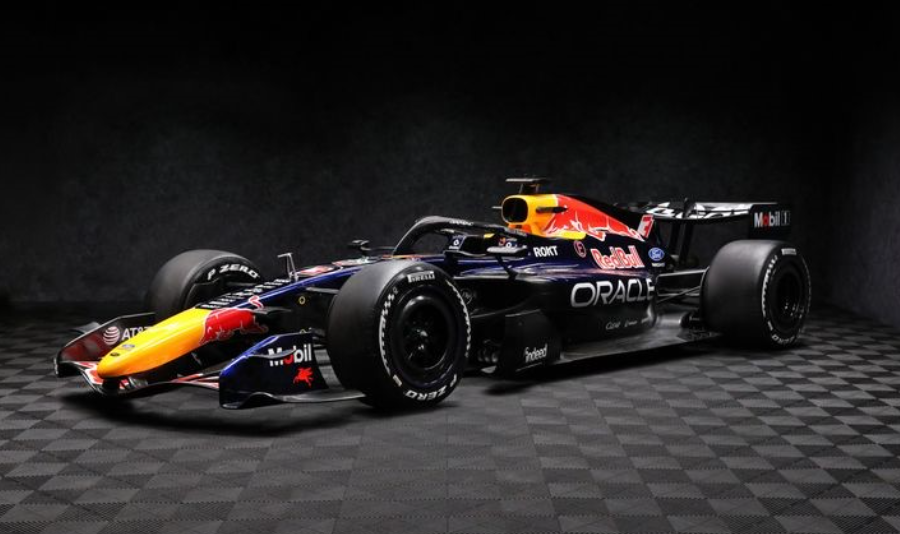 Oracle Red Bull Racing extends collaboration with Show Car & Memorabilia experts Memento Exclusives