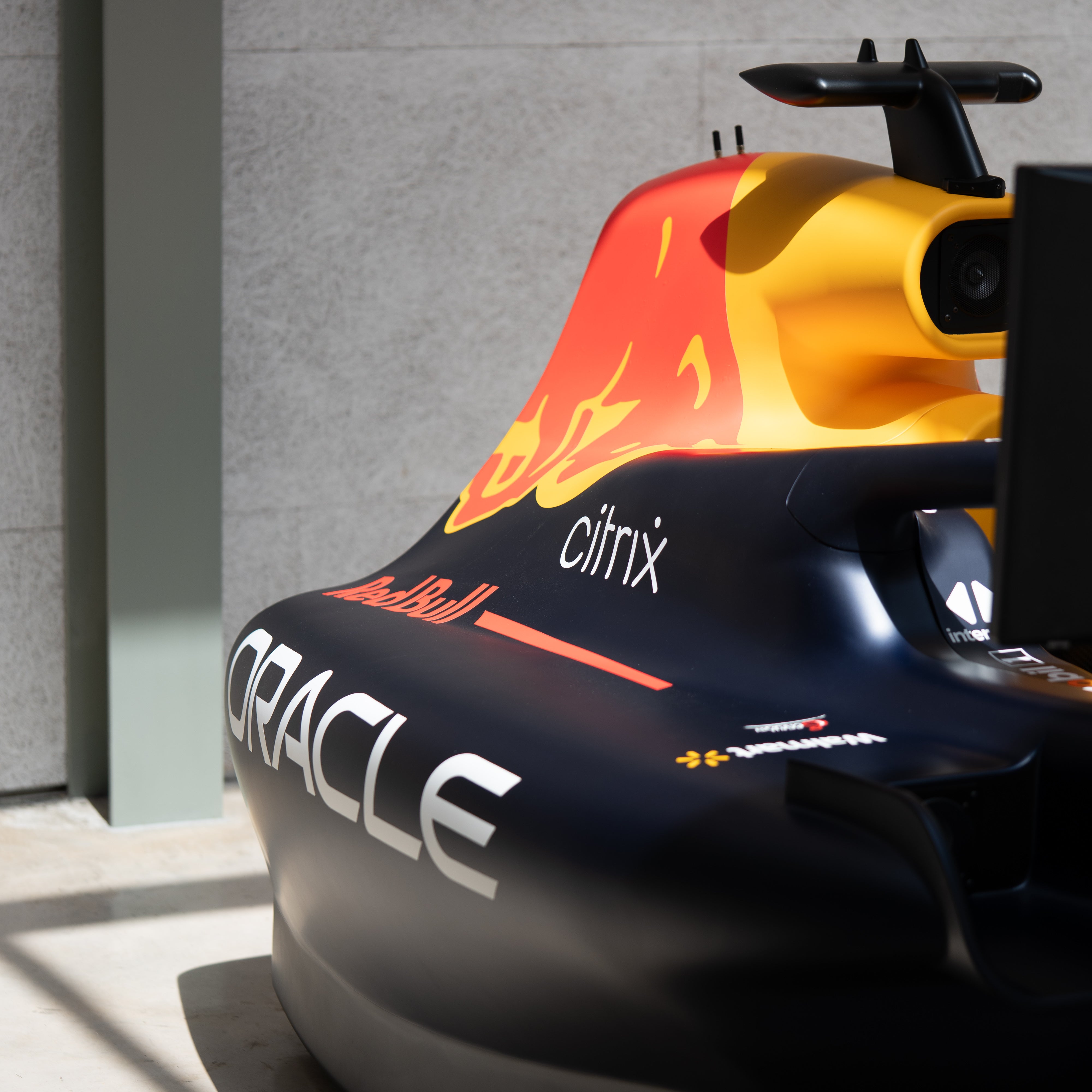 Official 2022 Oracle Red Bull Racing RB18 Show Car Simulator - Championship Edition